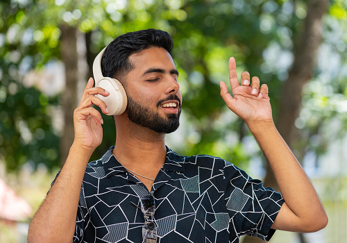 Tips to Safely Use Headphones